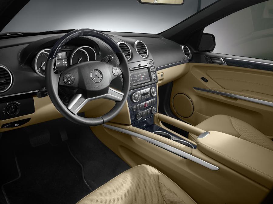  Mercedes-Benz GL-Class 2009 года  (фото 2 из 4)